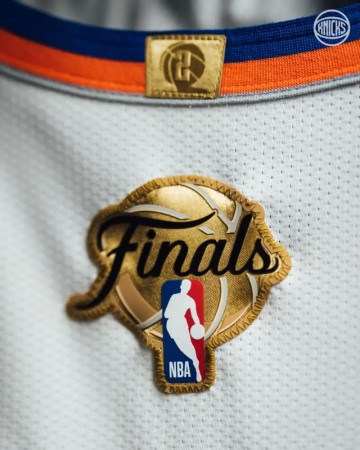 kaiyun体育平台-万事俱备！NBA官方展示尼克斯今日比赛球衣细节